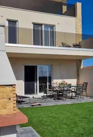 Gemuetliches Mit Whirlpool & Dachterrasse 펜션