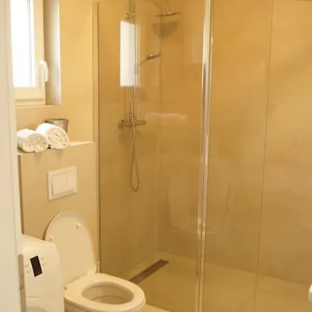 Gemuetliches Mit Whirlpool & Dachterrasse 別荘 プリヴラカ