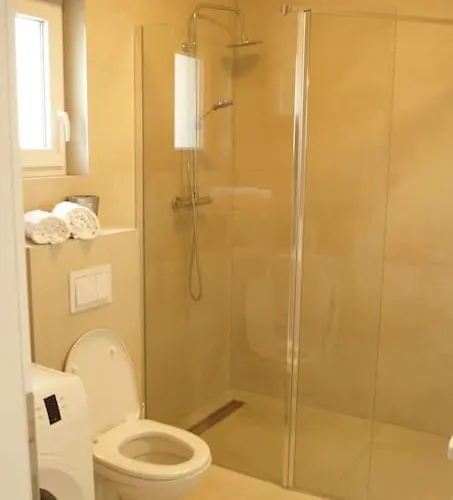 Gemuetliches Mit Whirlpool & Dachterrasse 度假居 普利拉卡