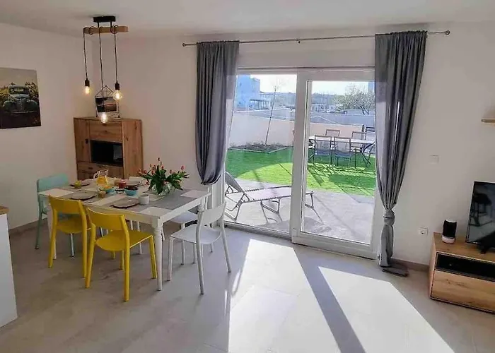 Gemuetliches Mit Whirlpool & Dachterrasse 度假居 普利拉卡